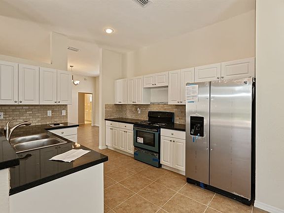 5th image of 6024 NW 74th St