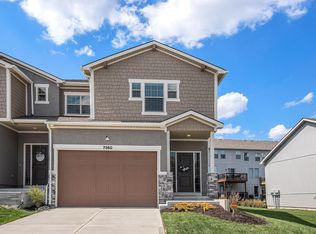 7360 Griffey St, Parkville, MO 64152