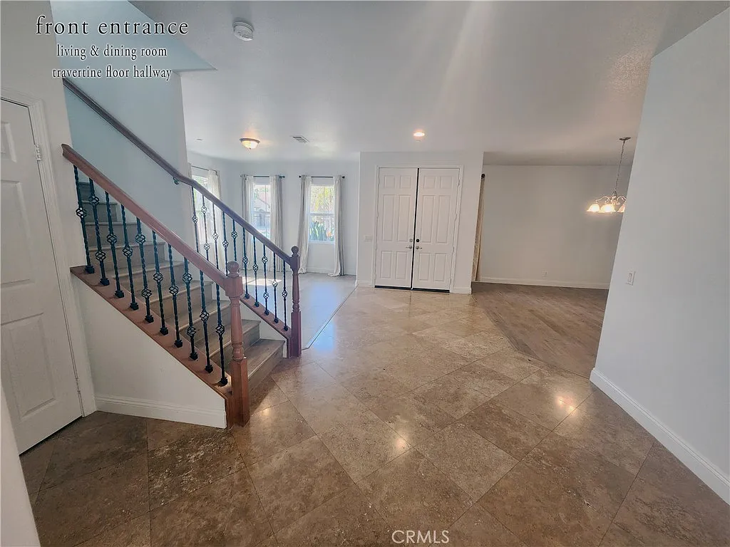 4 bed, 2.5 bath, 3167 sqft, $5,800 — Photo 2
