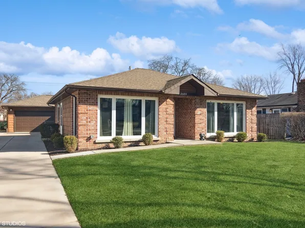 2604 Dove St, Rolling Meadows, IL 60008