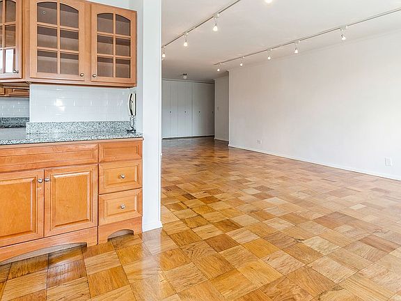 5th image of 110-11 Queens Blvd APT 4C