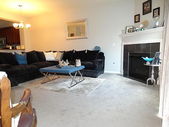 4th image of 4076 Domain Dr