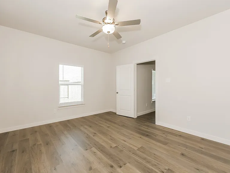 309 Julian Davis Dr — Photo 10