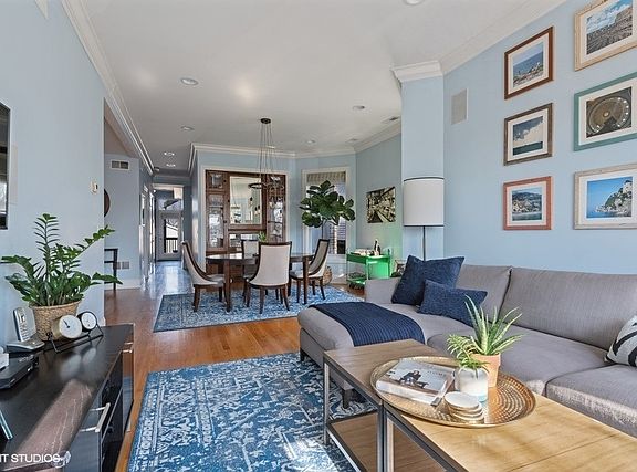 3rd image of 1140 W Oakdale Ave #3