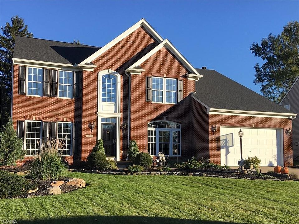 1st image of 652 Brookside Ln