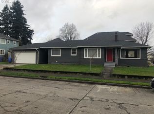 747 NE Holland St, Portland, OR 97211