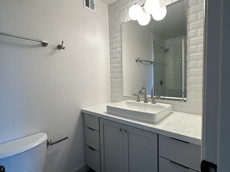 8055 E Thomas Rd #M203 — Photo 4