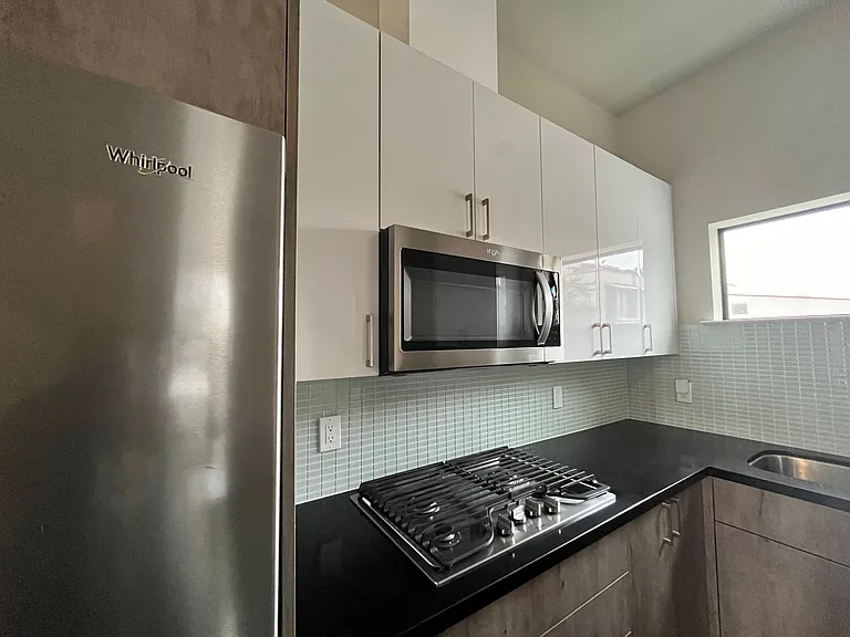 2401 Crawford St #C1A — Photo 7