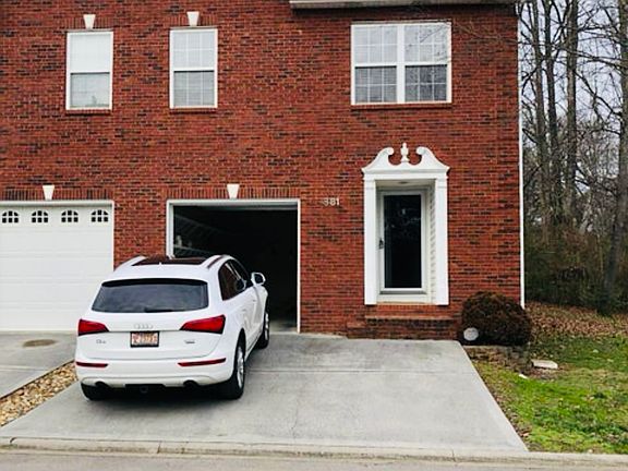 3rd image of 881 Blue Spruce Way