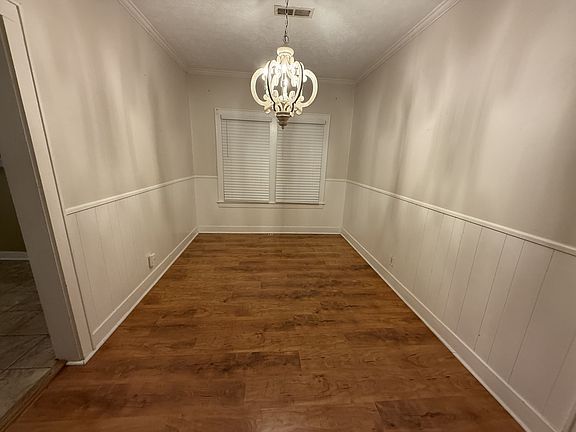 4th image of 108 N McLemore Ave