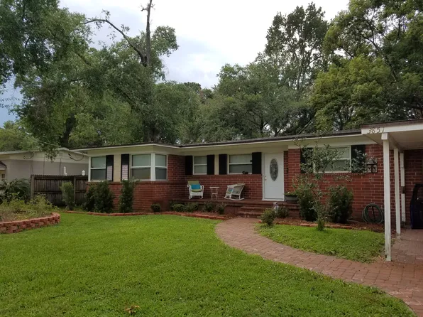 3851 Via De La Reina, Jacksonville, FL 32217