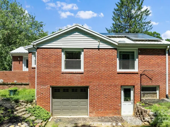 1215 Upper Brush Creek Rd, Fairview, NC 28730