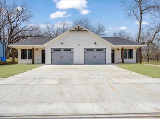 521 Gates St, Bonham, TX 75418