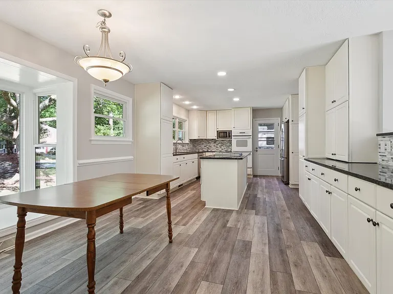 112 Leslie Dr — Photo 14