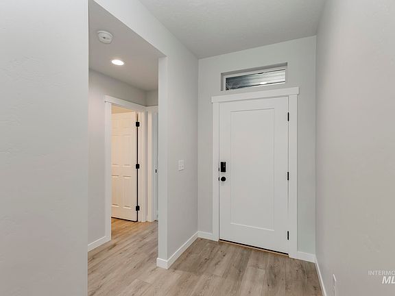 3rd image of 18218 N Lion Head Ave