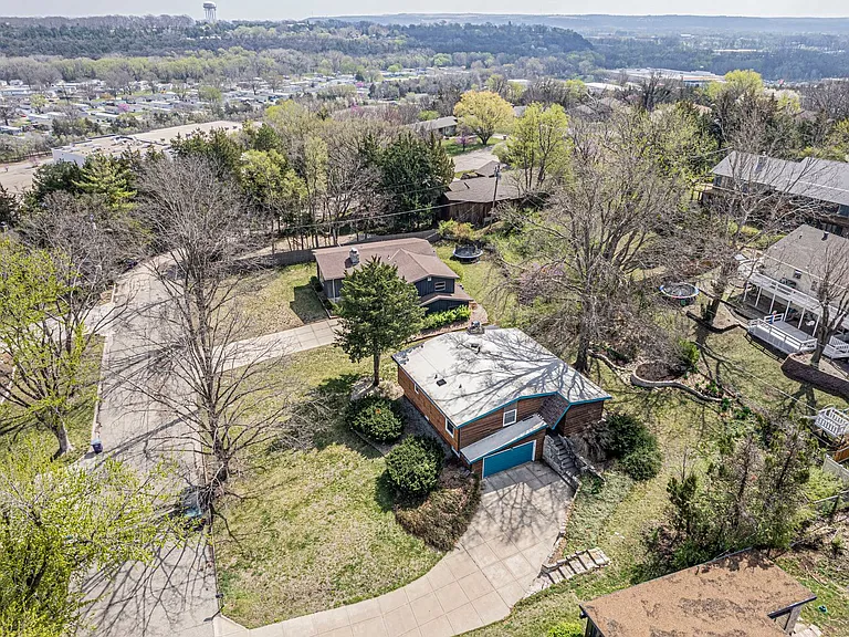 144 S Dartmouth Dr — Photo 47