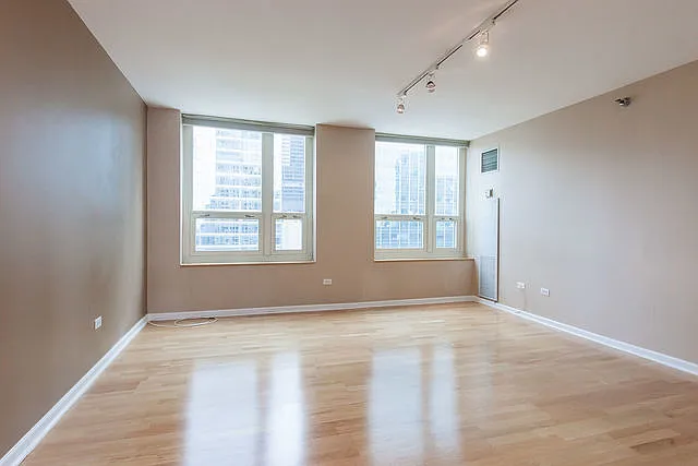 345 N La Salle Dr #2004 — Photo 7