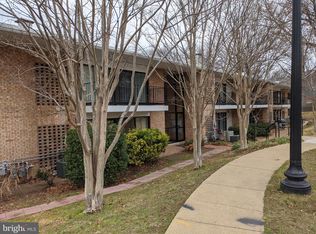 5109 10th Pl S #203, Arlington, VA 22204