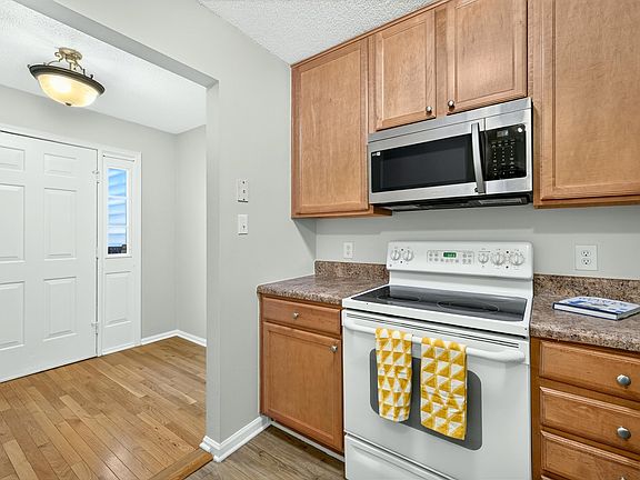 3rd image of 107 Sully Ct