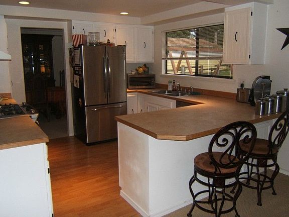 2nd image of 5101 Harbor View Dr NE