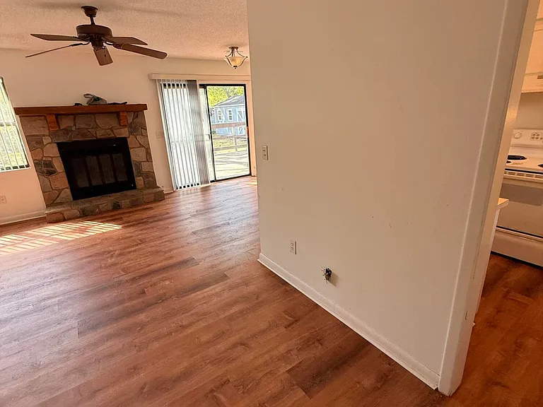 925 Hunting Ridge Rd — Photo 12