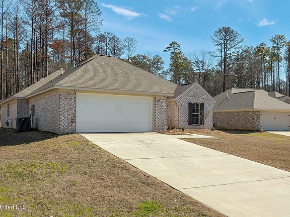 2nd image of 148 Cedar Green Dr