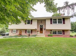 5 N Hershey Ave, Leola, PA 17540