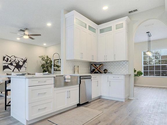 2nd image of 12418 Seabrook Dr