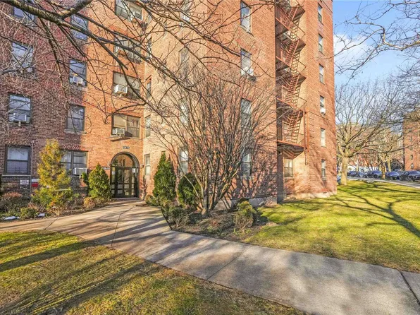 139-15 28th Road #4C, Flushing, NY 11354
