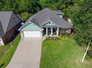 3725 Oakridge Cir, Edmond, OK 73034