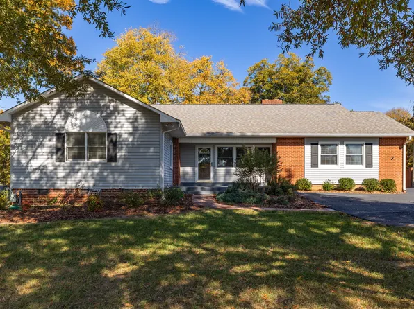 1172 State Highway 150 W, Summerfield, NC 27358