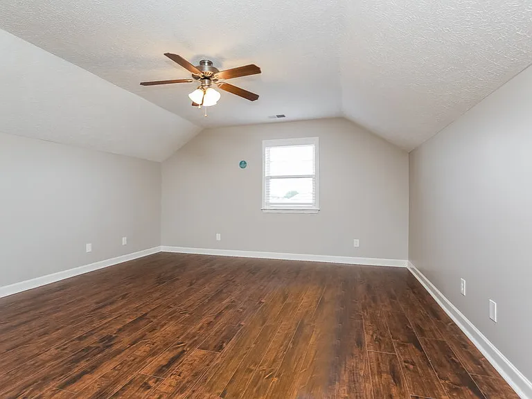 1632 Beaconcrest Cir — Photo 10