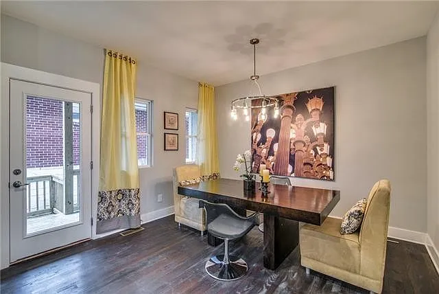 902 Smiley St — Photo 3