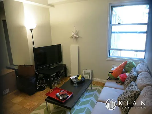 Rented by Kian Realty | media 12