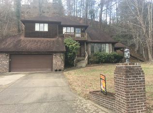 156 Meadowview Ln, Pikeville, KY 41501