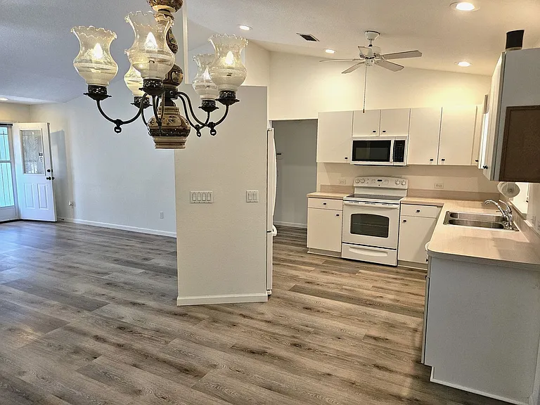 1088 Panda Rd — Photo 5