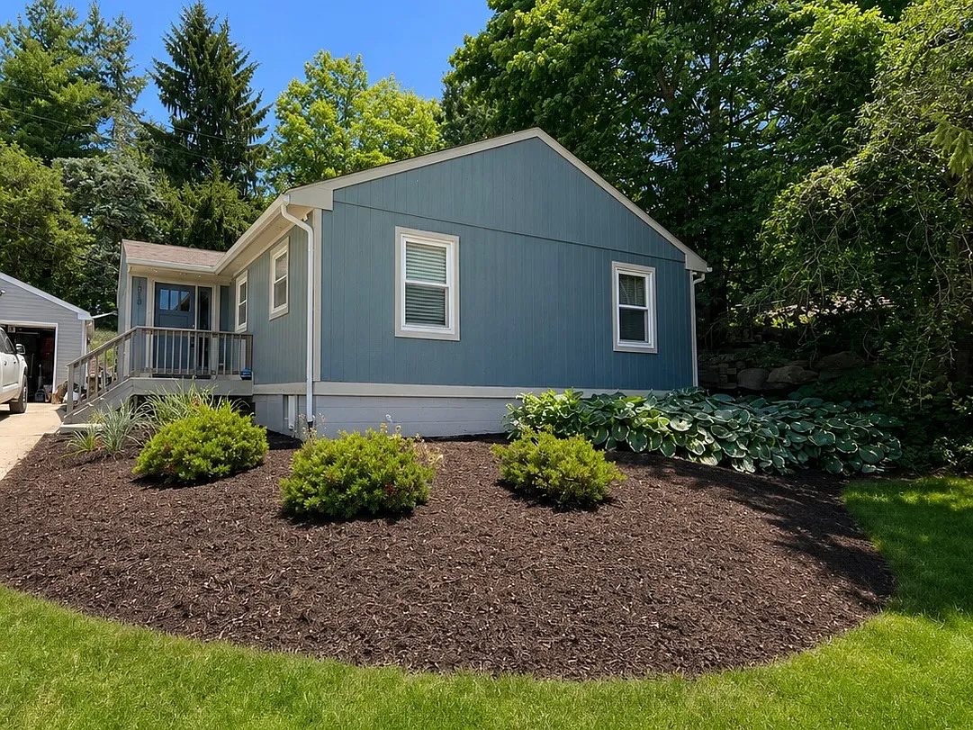 3 bed, 1200 sqft, $2,550 — Photo 3