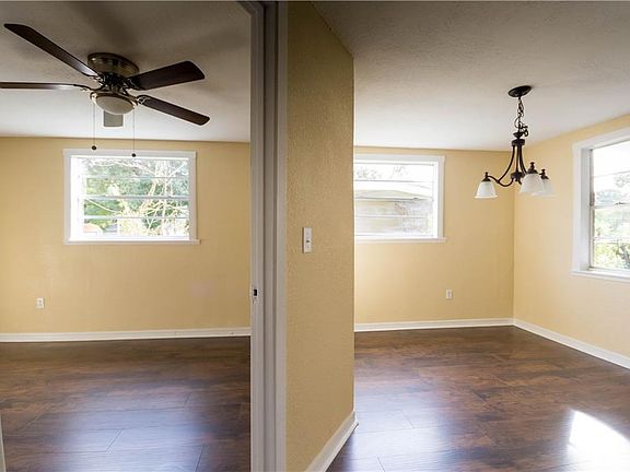 4th image of 1011 Canal Dr W