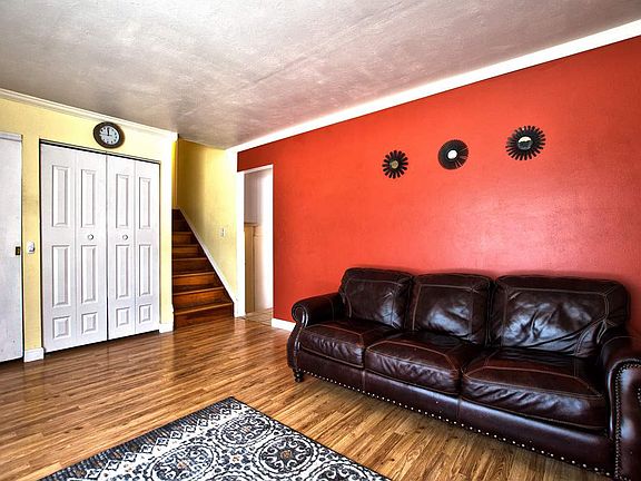 4th image of 1446 Cambridge Dr