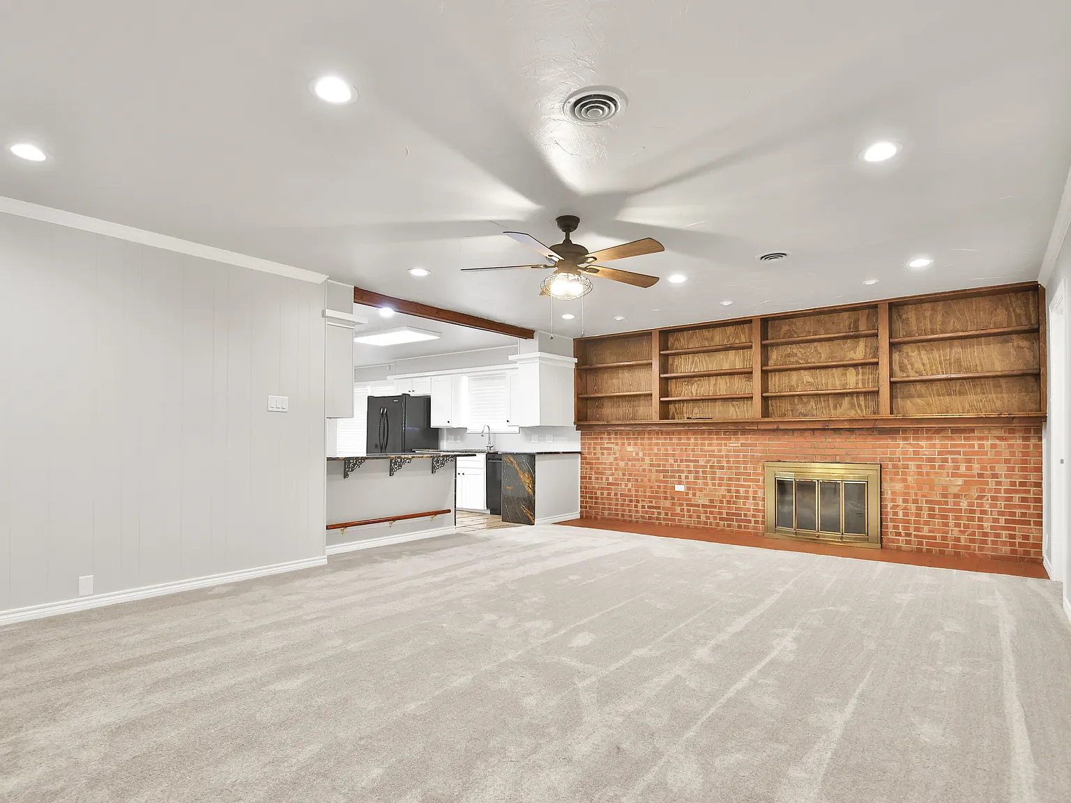 3 bed, 2474 sqft, $2,500 — Photo 3