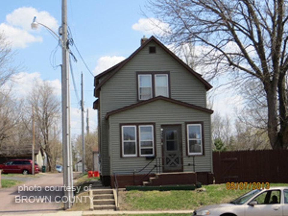 1st image of 915 2nd St N