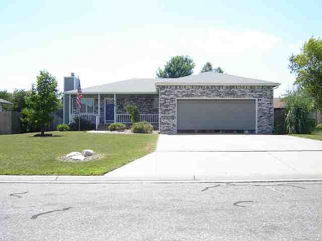 1st image of 119 Chapel Dr
