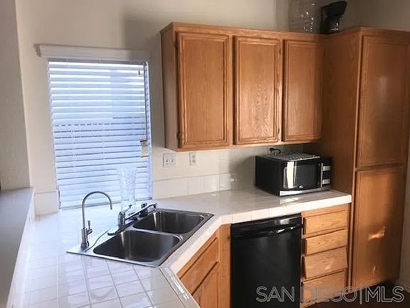 4th image of 24804 Oakhurst Ct