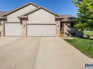 3201 S Lupine Pl, Sioux Falls, SD 57110
