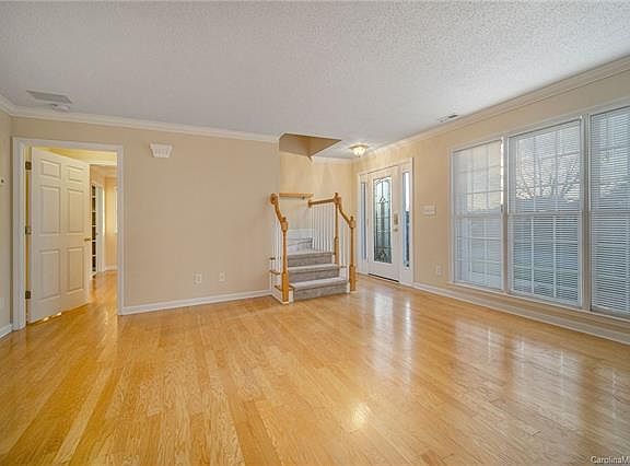 4th image of 2107 Water Oak Ln