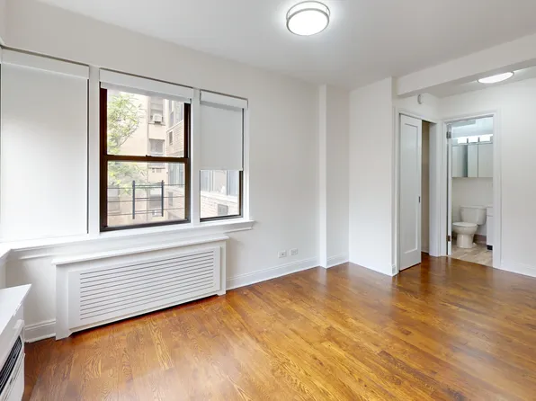 20 Beekman Place image 6 of 10