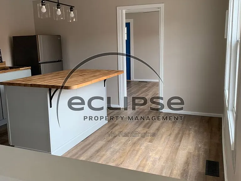202 N Main St #3 — Photo 4