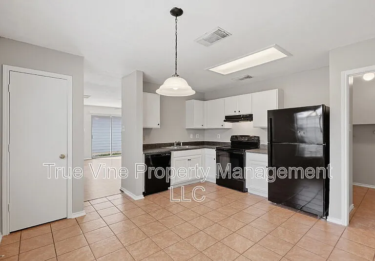 6810 Saharastone Dr — Photo 7