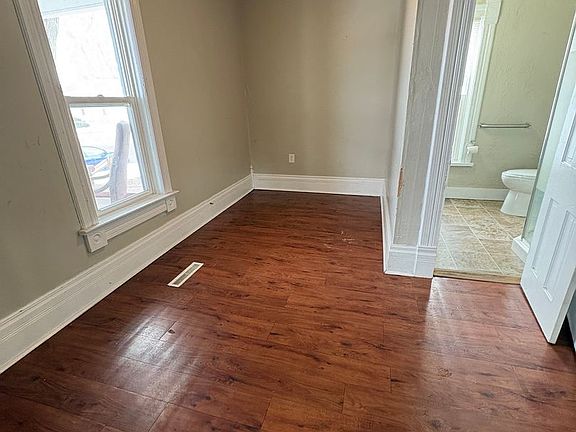 3rd image of 301 Kilbourn Ave #A