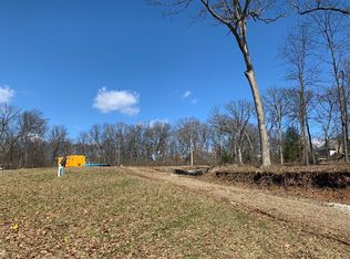 44 Huntleigh Woods Dr, Saint Louis, MO 63131